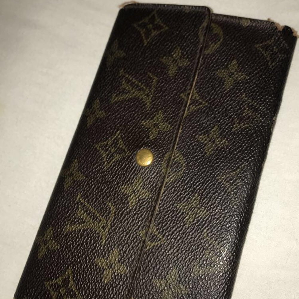 COPY - COPY - AUTHENTIC Louis Vuitton wallet